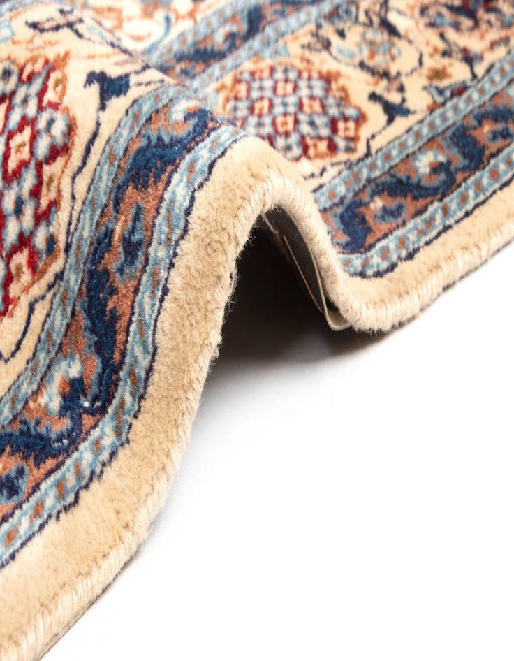 Detail image of  6' 7 x 9' 8 Nain Wool Rug