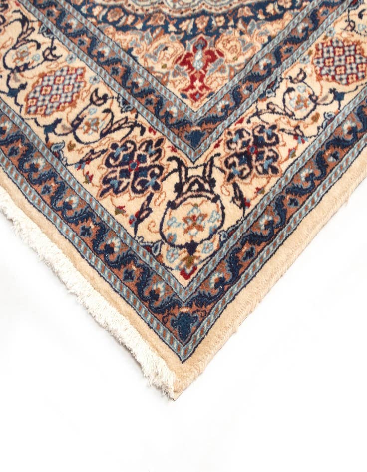 Detail image of  6' 7 x 9' 8 Nain Wool Rug