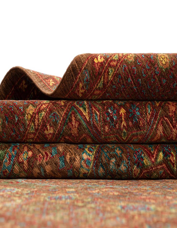 Detail image of  5' 7 x 7' 9 Amina Rug