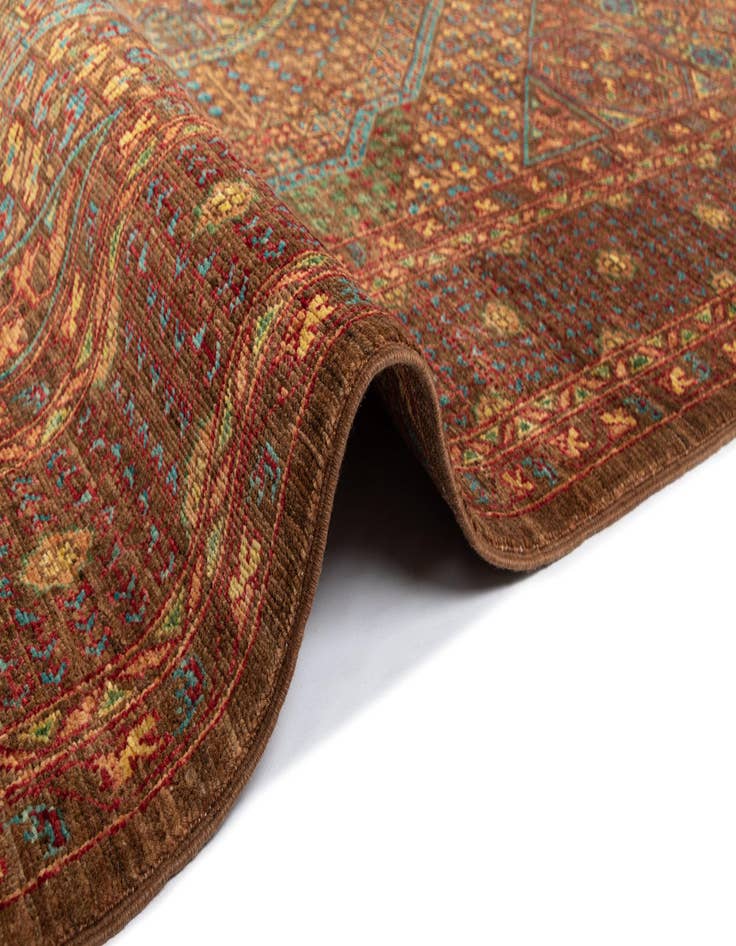 Detail image of  5' 7 x 7' 9 Amina Rug