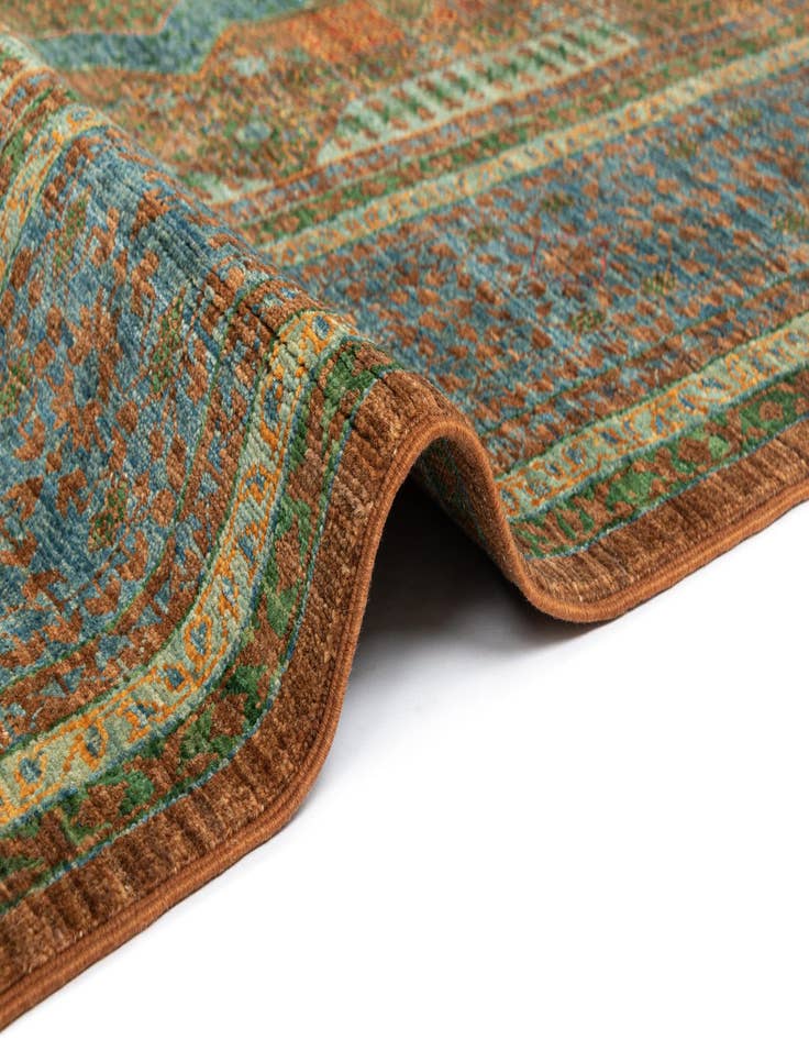 Detail image of  5' 10 x 8' Amina Rug