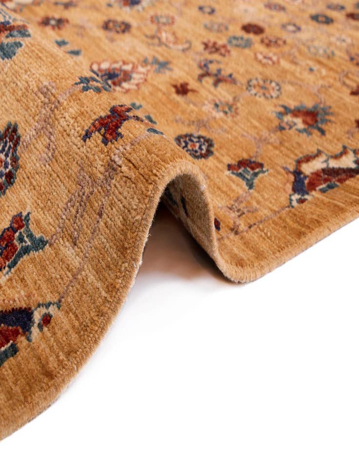 Detail image of  5' 8 x 7' 11 Sara Rug