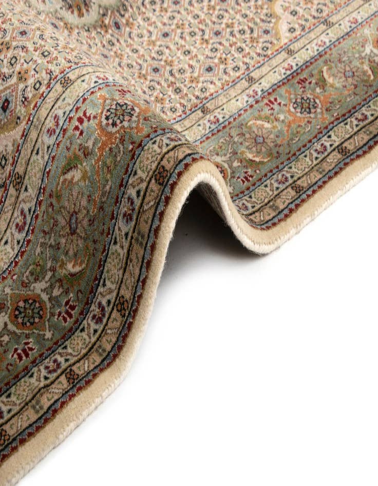 Detail image of  4' 9 x 6' 9 Tabriz Mahi Rug