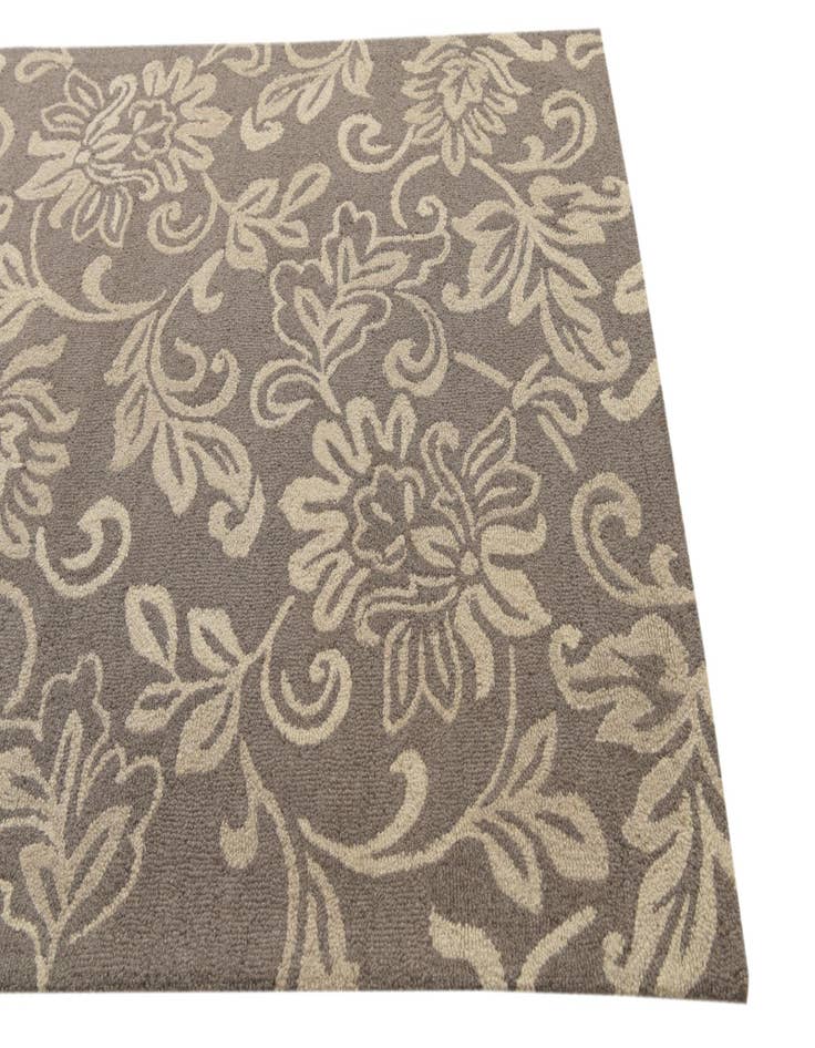 Detail image of  5' 1 x 8' Agra Wool Rug