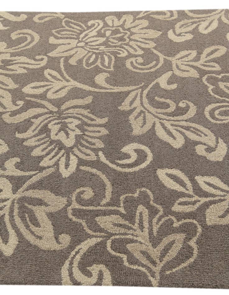 Detail image of  5' 1 x 8' Agra Wool Rug