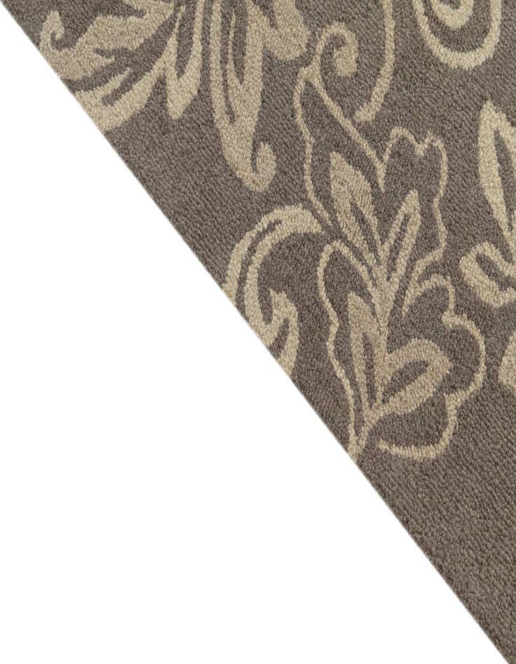 Detail image of  5' 1 x 8' Agra Wool Rug