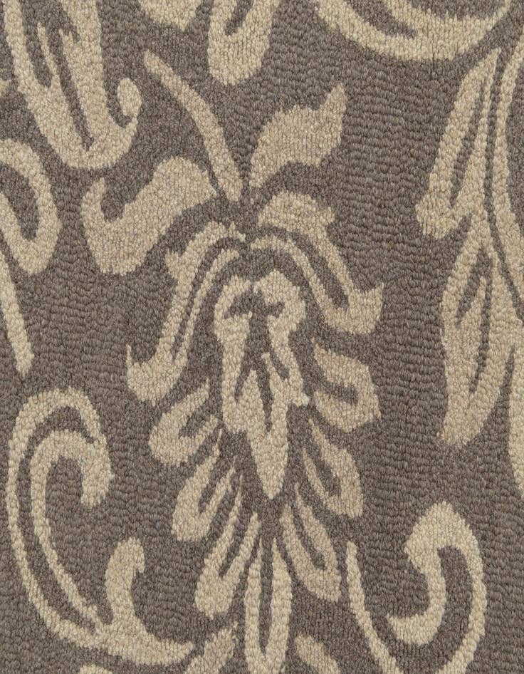 Detail image of  5' 1 x 8' Agra Wool Rug
