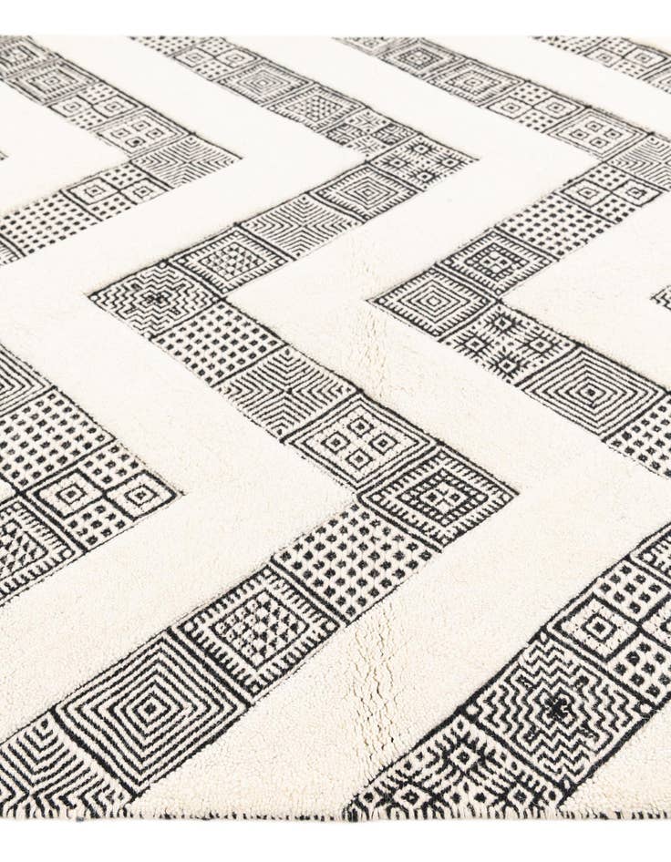 Detail image of  5' x 8'  Hand Woven Braided Jute Rug