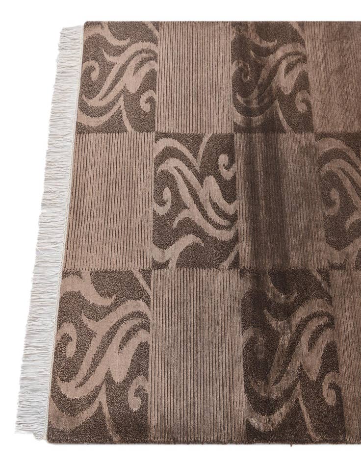 Detail image of  2' 8 x 4' 11  Hand Knotted Darya Wool Rug