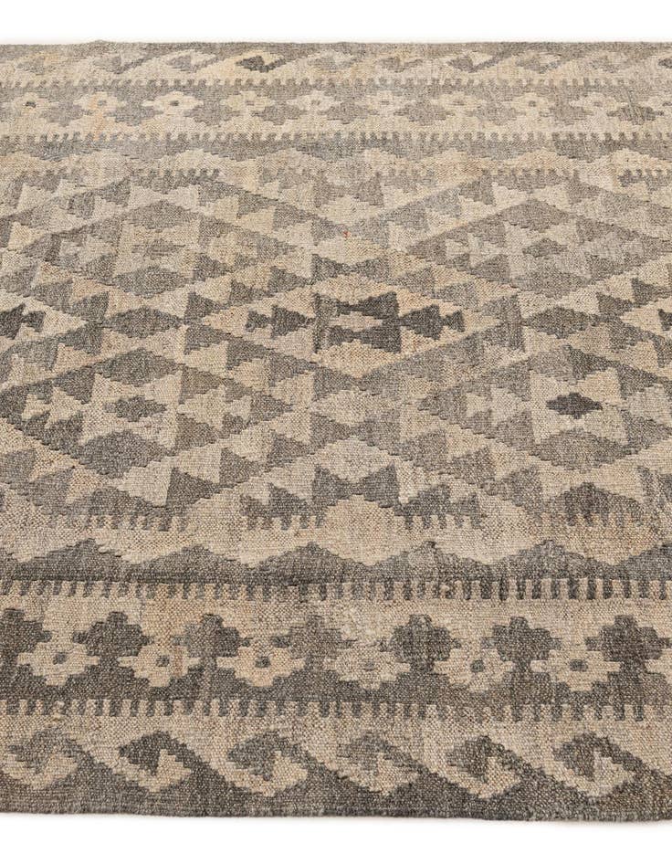 Detail image of  4' 1 x 5' 10  Hand Woven Kilim Maymana Wool Rug