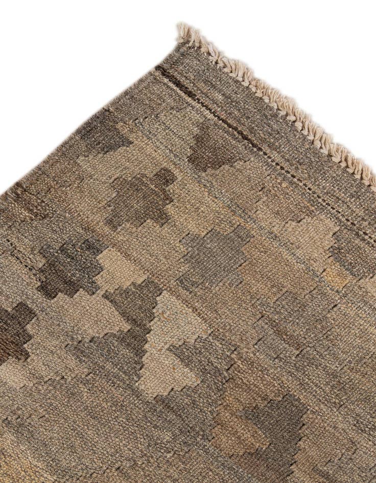 Detail image of  5' 3 x 6' 9  Hand Woven Kilim Maymana Wool Rug