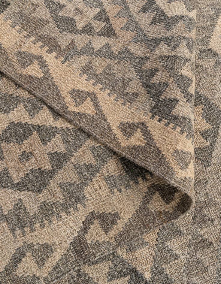 Detail image of  5' 3 x 6' 6  Hand Woven Kilim Maymana Wool Rug