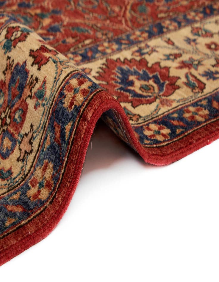 Detail image of  5' 10 x 8' 8 Sara Rug