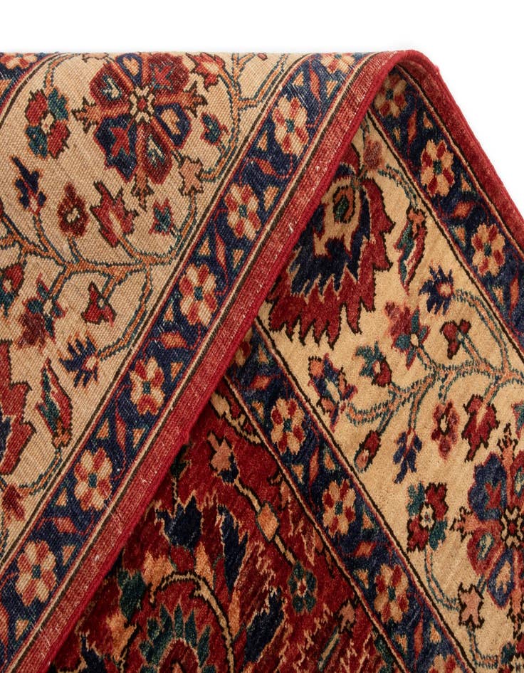 Detail image of  5' 10 x 8' 8 Sara Rug