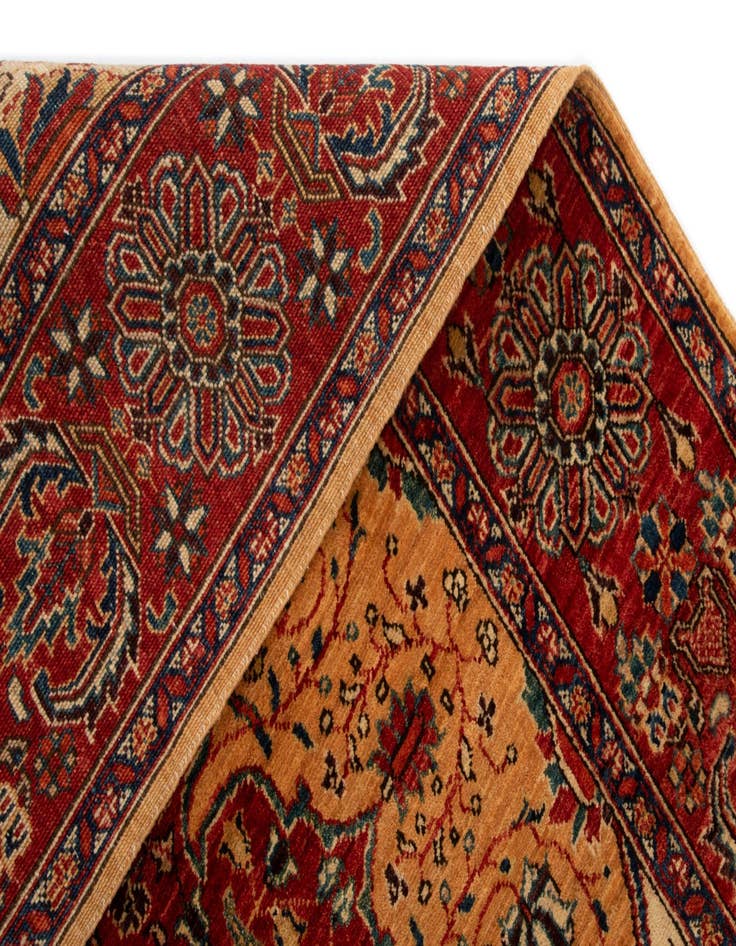Detail image of  4' 1 x 5' 9 Sara Rug