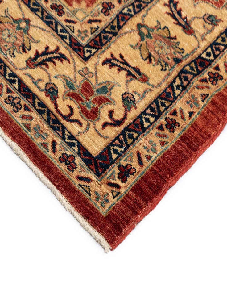 Detail image of  5' 5 x 8' 5 Sara Rug