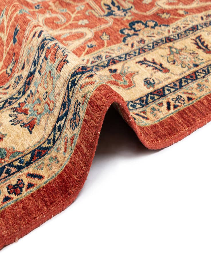 Detail image of  5' 5 x 8' 5 Sara Rug