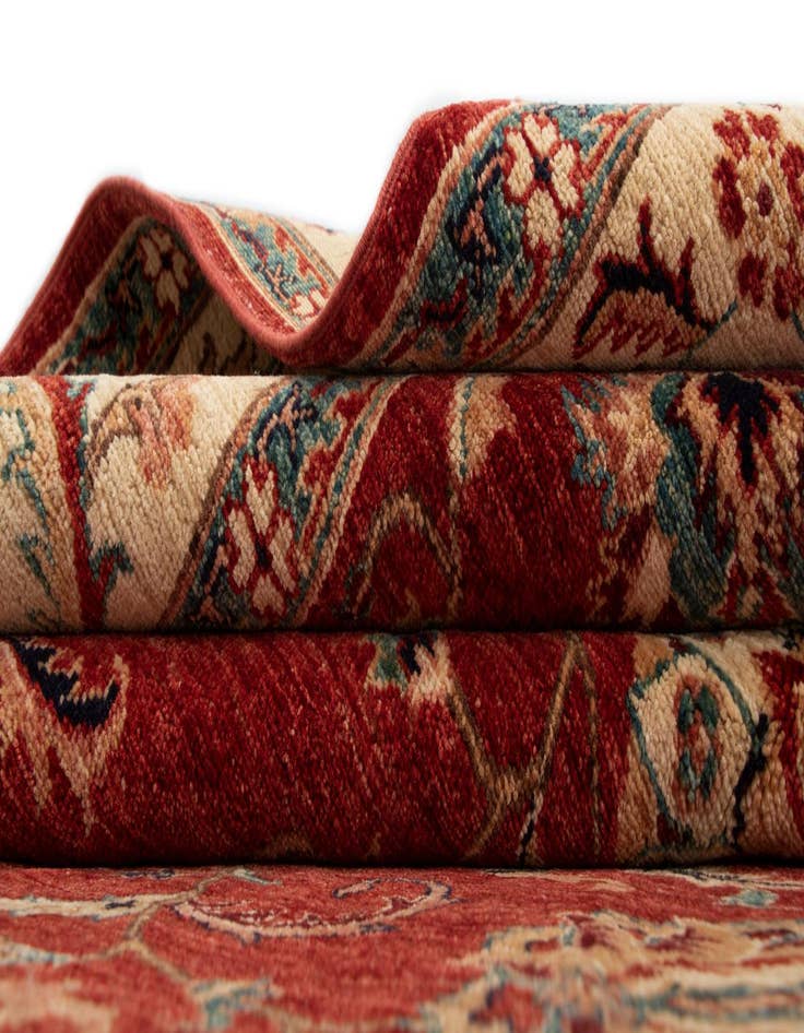 Detail image of  5' 8 x 7' 6 Sara Rug