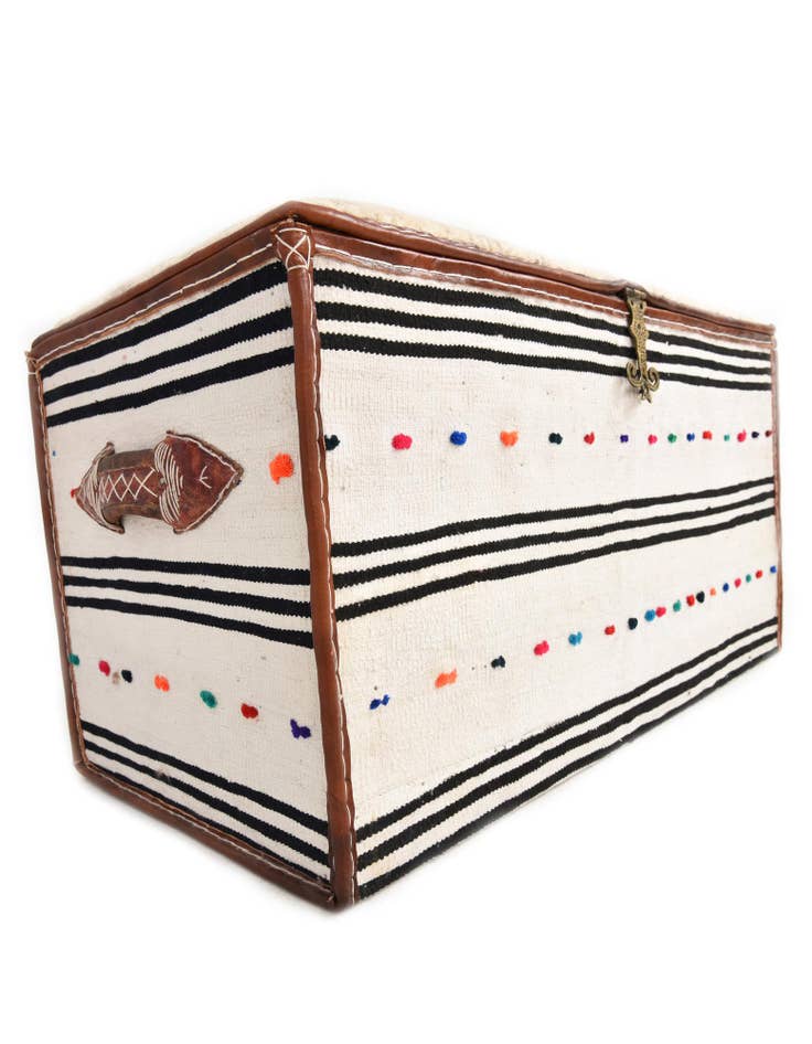 Detail image of  1' 7 x 3' 1  Hand Knotted Furniture Trunk