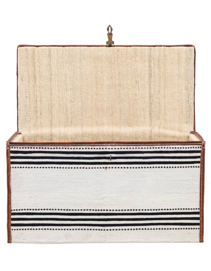 Detail image of  1' 6 x 3' 1  Hand Knotted Furniture Trunk