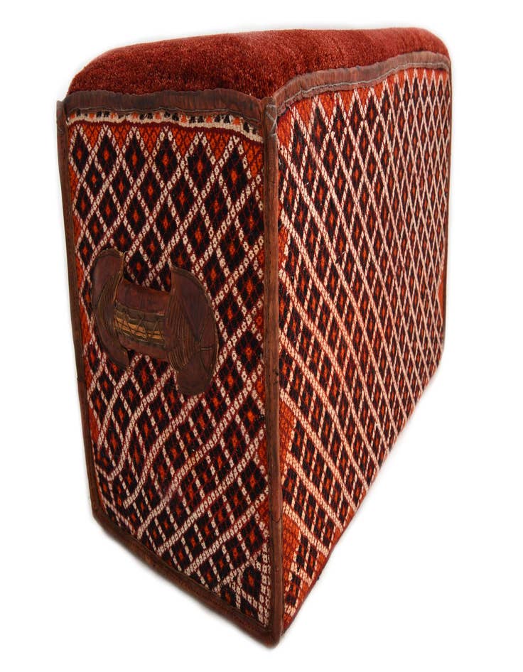 Detail image of  1' 6 x 3'  Hand Knotted Furniture Trunk