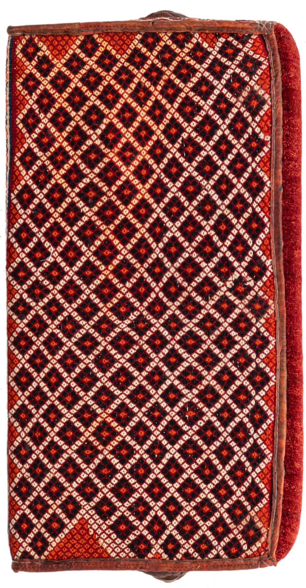 Primary image 1' 6 x 3' Hand Knotted Furniture Trunk