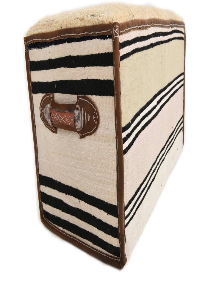 Detail image of  1' 6 x 3'  Hand Knotted Furniture Trunk