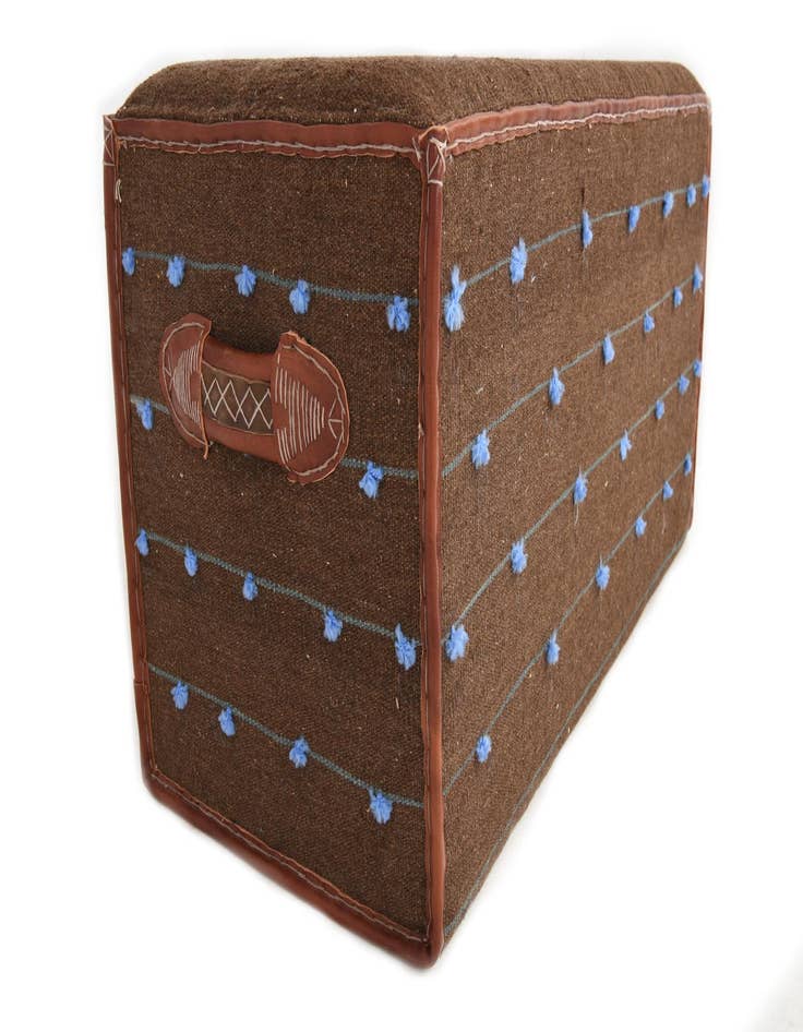 Detail image of  1' 6 x 3' 3  Hand Knotted Furniture Trunk