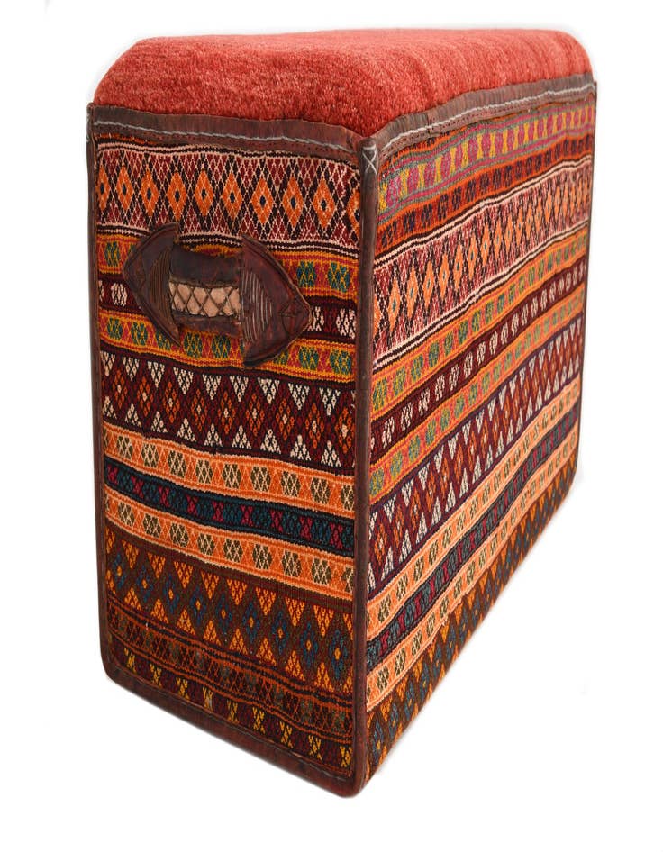 Detail image of  1' 6 x 3'  Hand Knotted Furniture Trunk