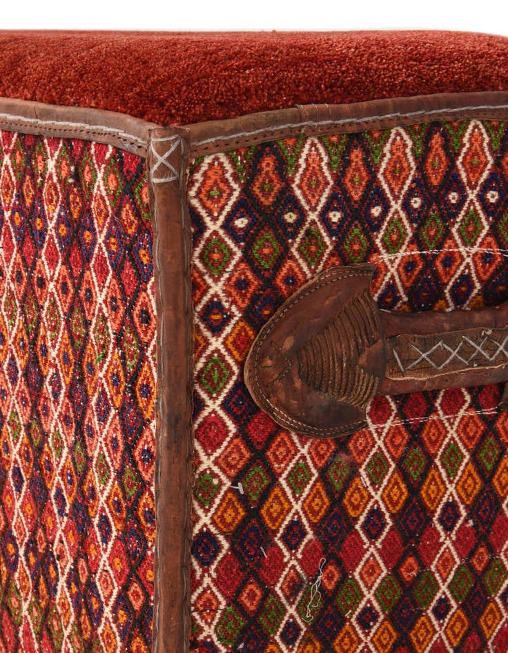 Detail image of  1' 4 x 3'  Hand Knotted Furniture Trunk