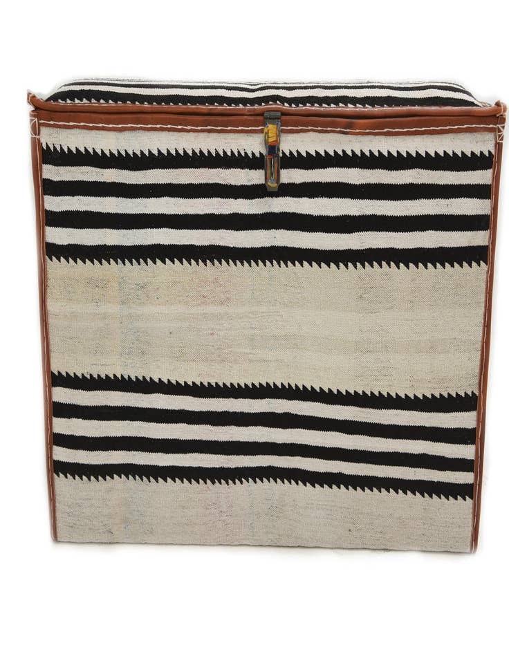 Detail image of  1' 7 x 3'  Hand Knotted Furniture Trunk