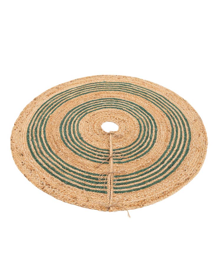 Detail image of  3' 8 x 3' 8  Hand Braided Christmas Tree Skirt