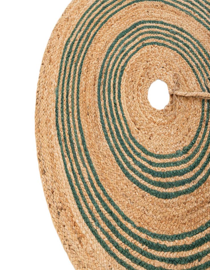 Detail image of  3' 8 x 3' 8  Hand Braided Christmas Tree Skirt