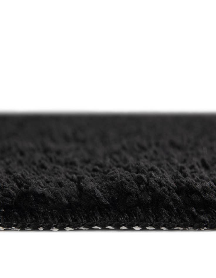 Detail image of  1' 8 x 2' 7 Bano Everyday Bath Mat