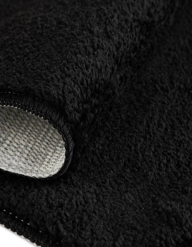 Detail image of  1' 8 x 2' 7 Bano Everyday Bath Mat