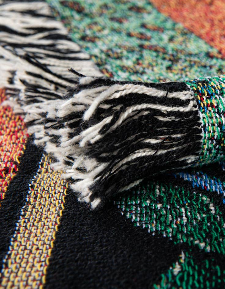 Detail image of 4' 6 x 6' Leap Frog Decor Throw Blanket