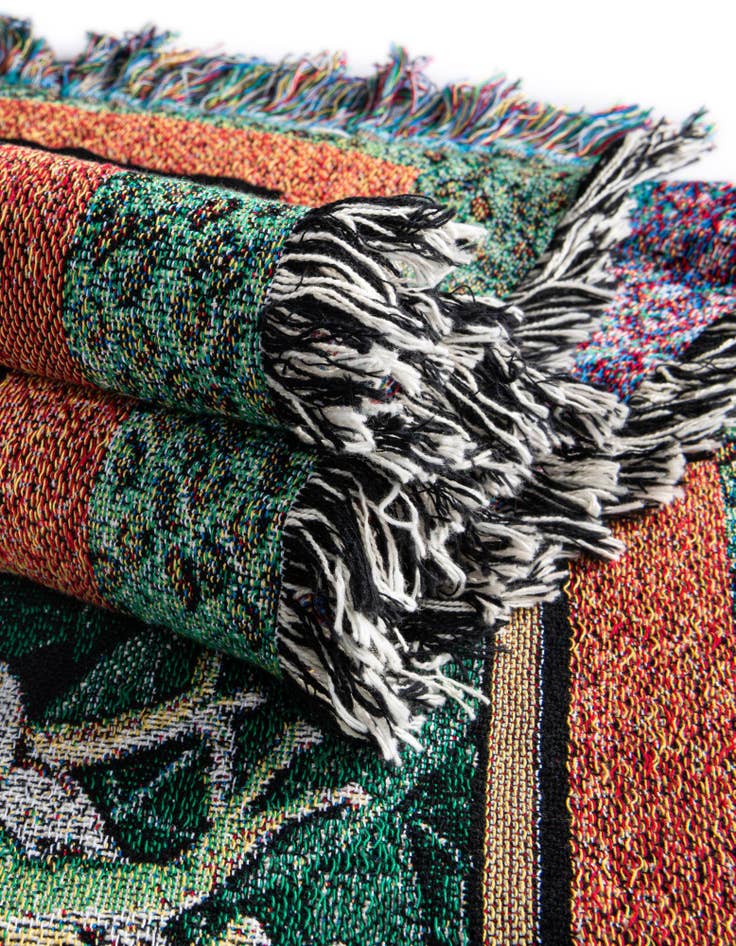 Detail image of 4' 6 x 6' Leap Frog Decor Throw Blanket