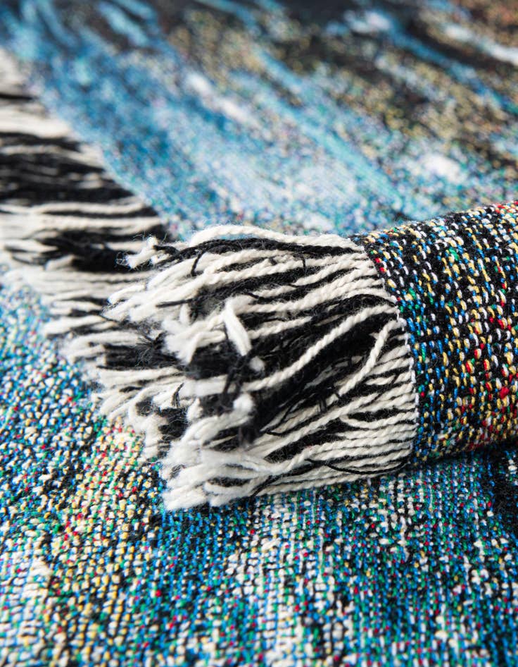 Detail image of 4' 6 x 6' The Lenno Shore Throw Blanket