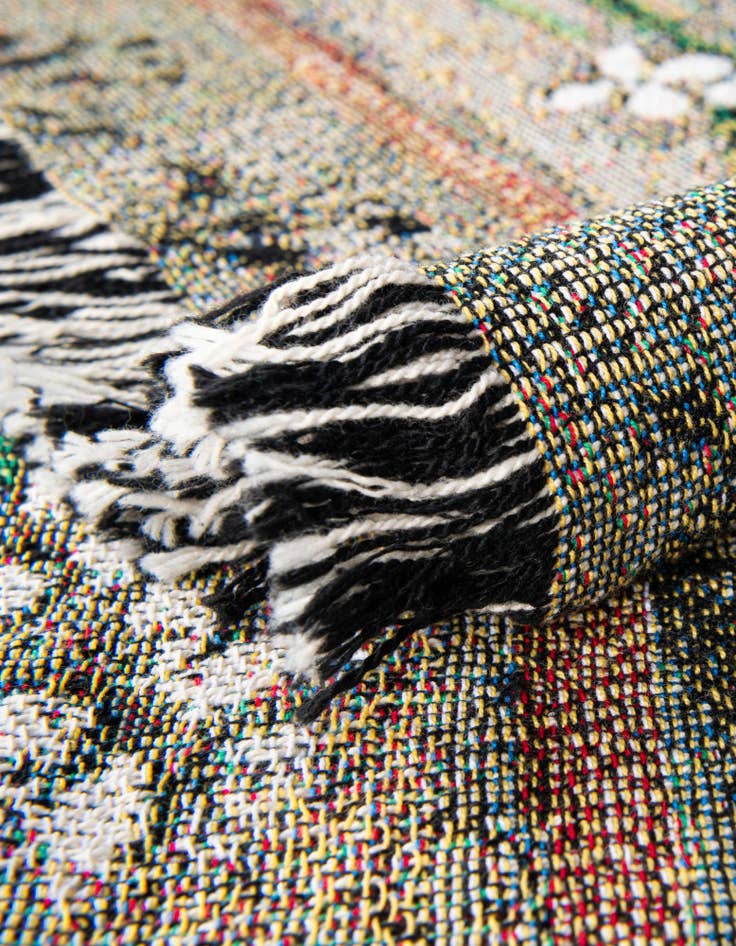 Detail image of 4' 6 x 6' Garden Maze Throw Blanket