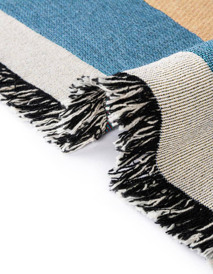 Detail image of 4' 6 x 6' Orbit Throw Blanket