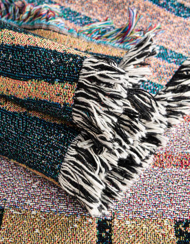 Detail image of 4' 6 x 6' Retro Terracotta Throw Blanket