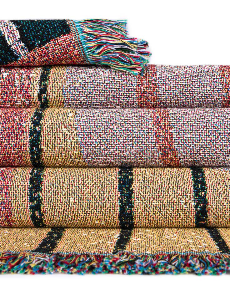 Detail image of 4' 6 x 6' Retro Terracotta Throw Blanket