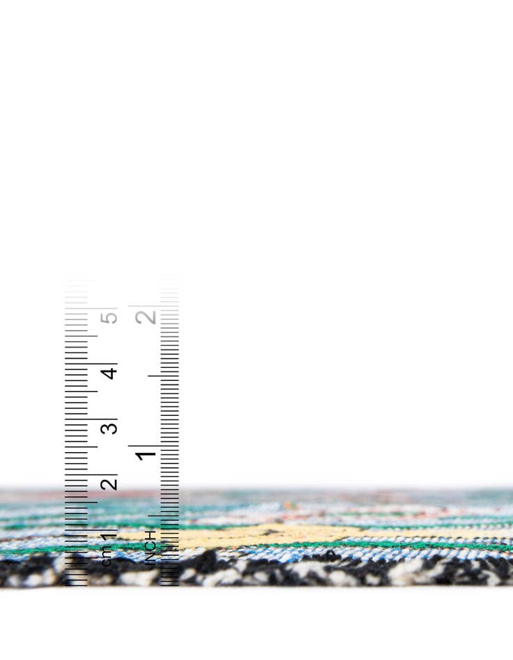 Detail image of 4' 6 x 6' William Morris Daffodil Throw Blanket