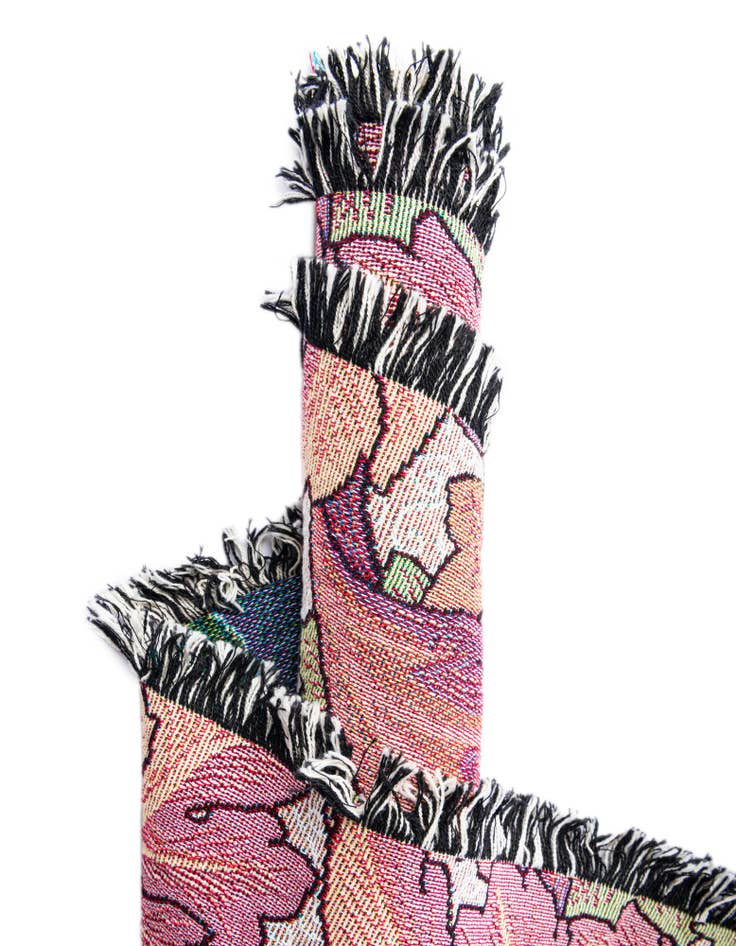 Detail image of 4' 6 x 6' William Morris Acanthus Leaves Sherbet Throw Blanket