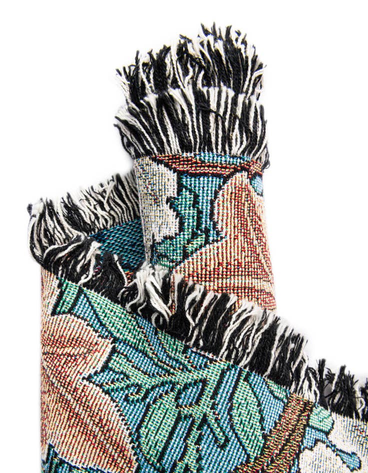 Detail image of 4' 6 x 6' William Morris St James Throw Blanket