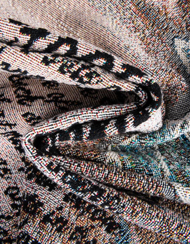 Detail image of 4' 6 x 6' Footprints Throw Blanket