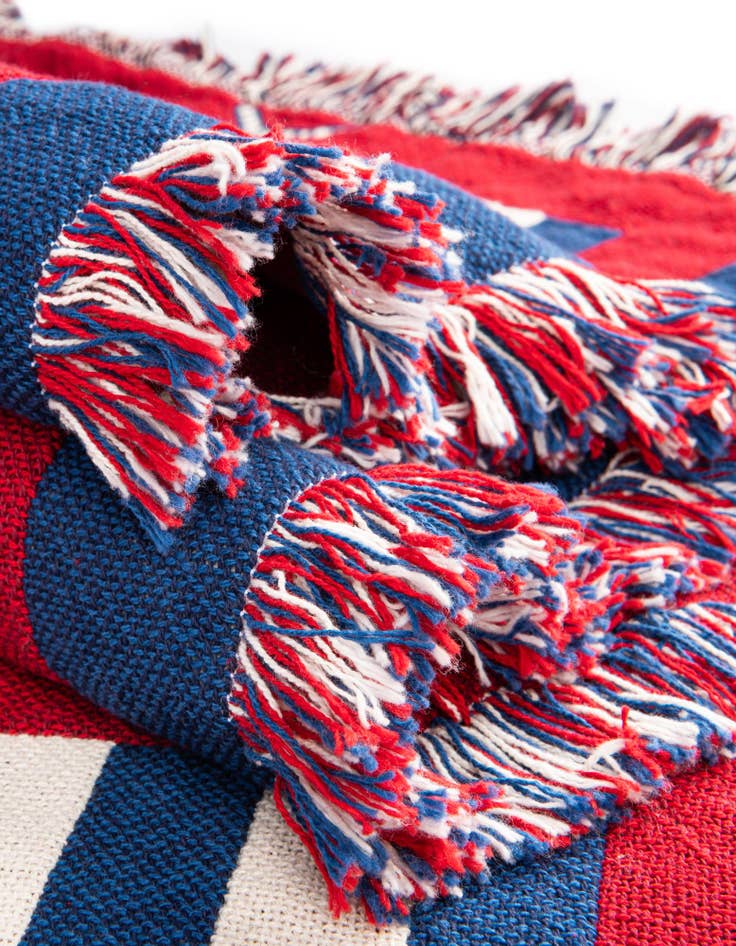 Detail image of 4' x 5' 9 Nautical Fish Throw Blanket