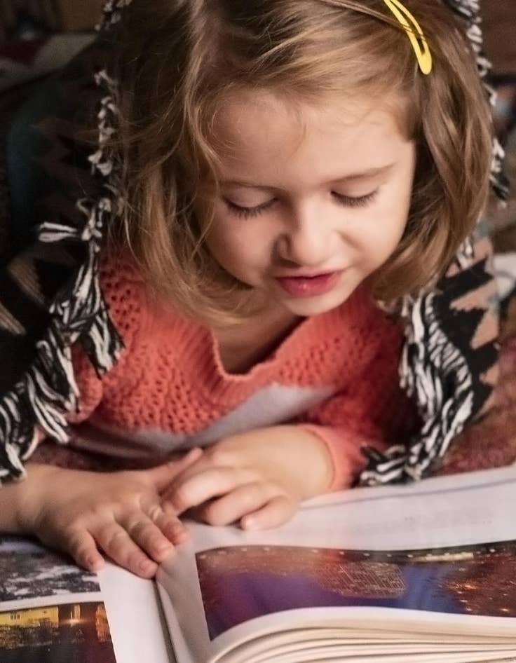 Detail image of 4' x 5' 9 Nautical Fish Throw Blanket