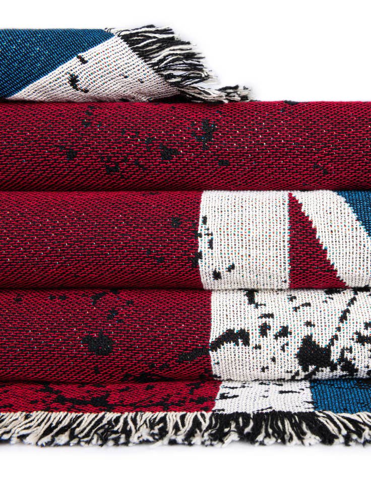 Detail image of 4' 6 x 6' Union Jack Flag Throw Blanket