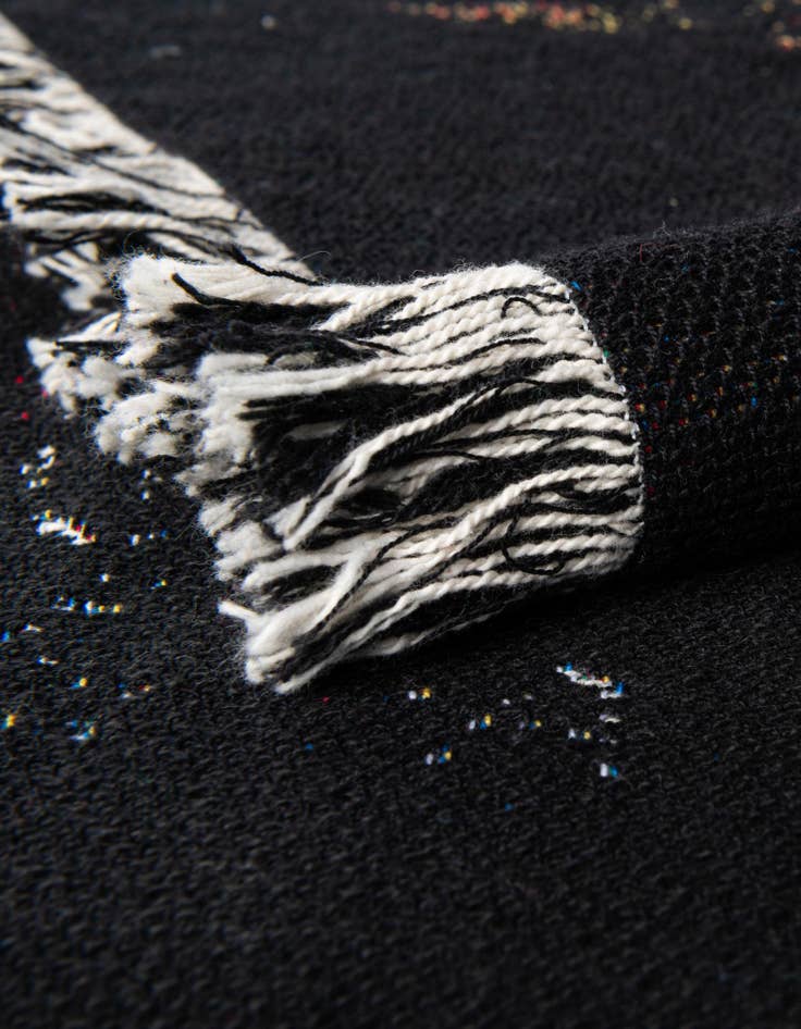 Detail image of 4' 6 x 6' Army Strong Throw Blanket